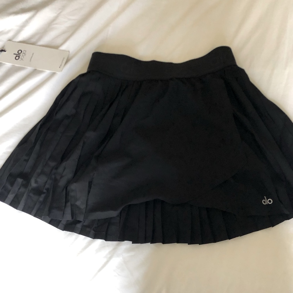 Alo yoga skirt new!!